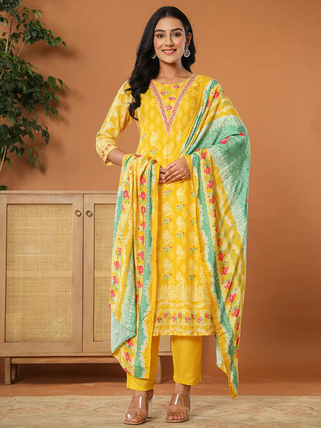 Yufta Muslin Mustard Hand_Embroidery Kurta Dupatta Pant Set | Grocsy
