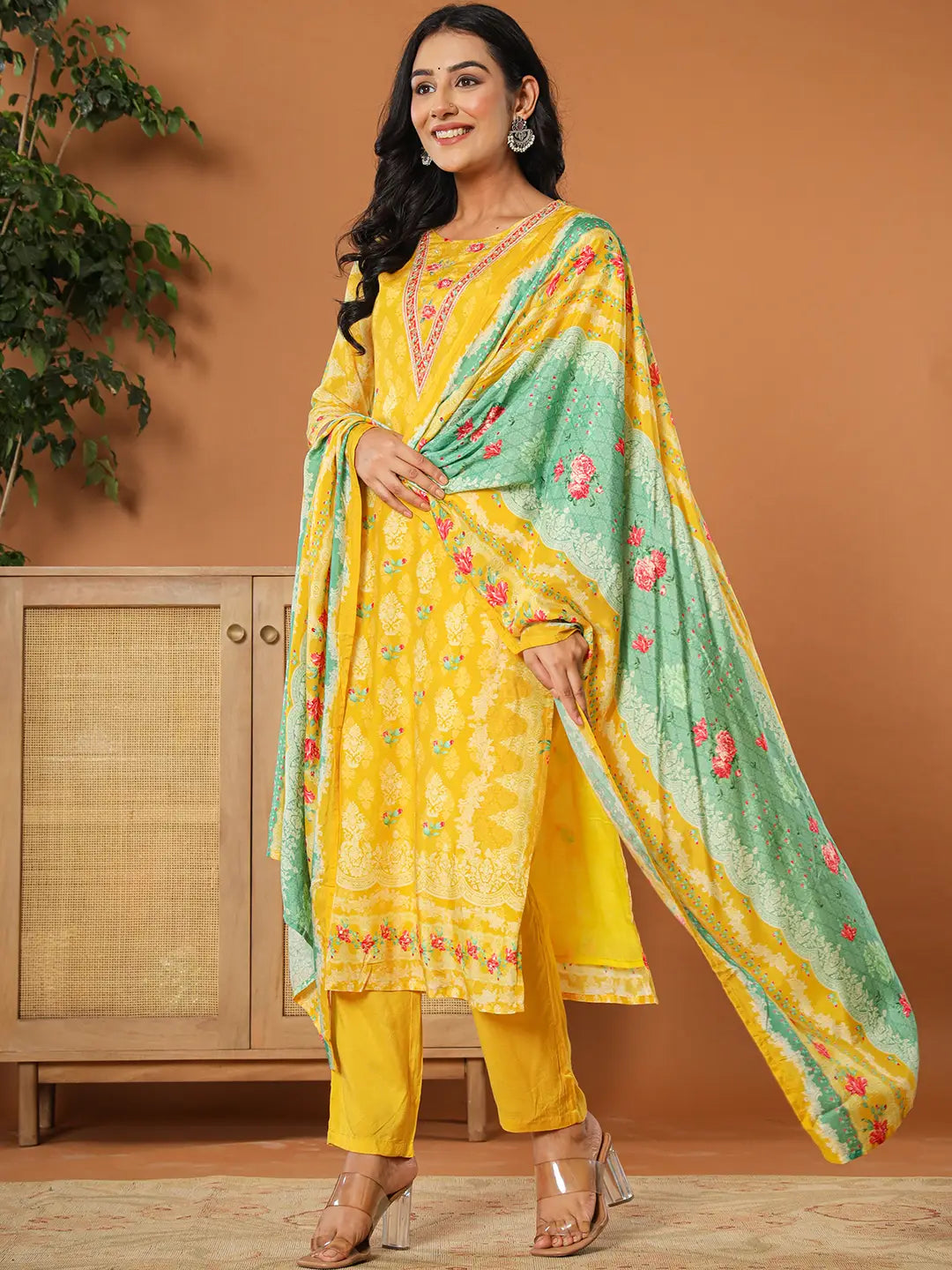 Yufta Muslin Mustard Hand_Embroidery Kurta Dupatta Pant Set | Grocsy