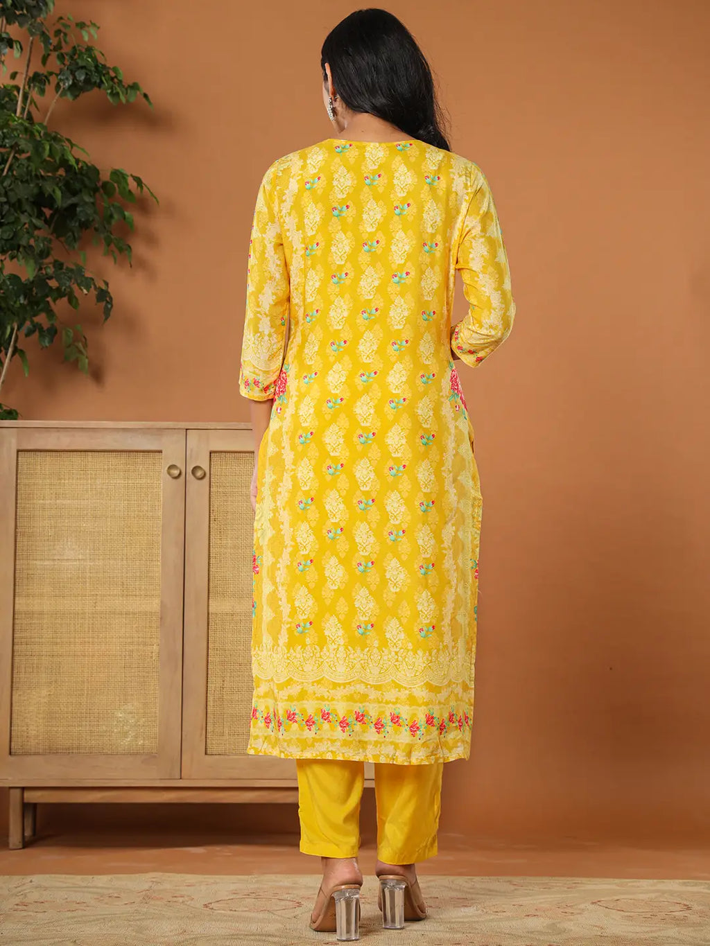 Yufta Muslin Mustard Hand_Embroidery Kurta Dupatta Pant Set | Grocsy