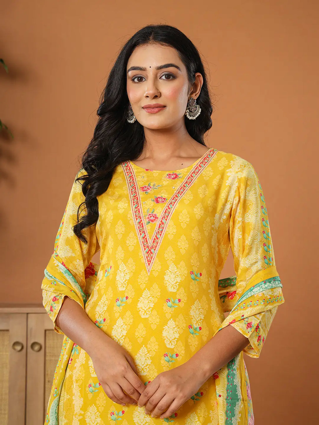Yufta Muslin Mustard Hand_Embroidery Kurta Dupatta Pant Set | Grocsy