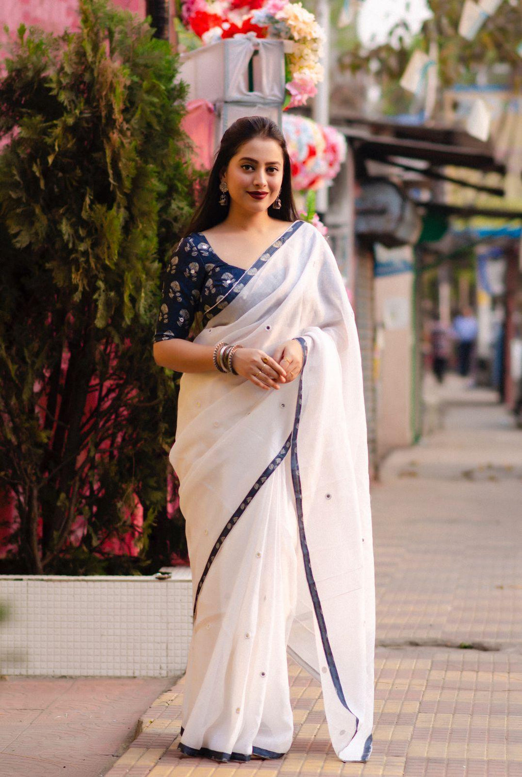 White Pure Linen Ethnic Motifs Saree with Unstitched Blouse - Hiral Fashion | Grocsy