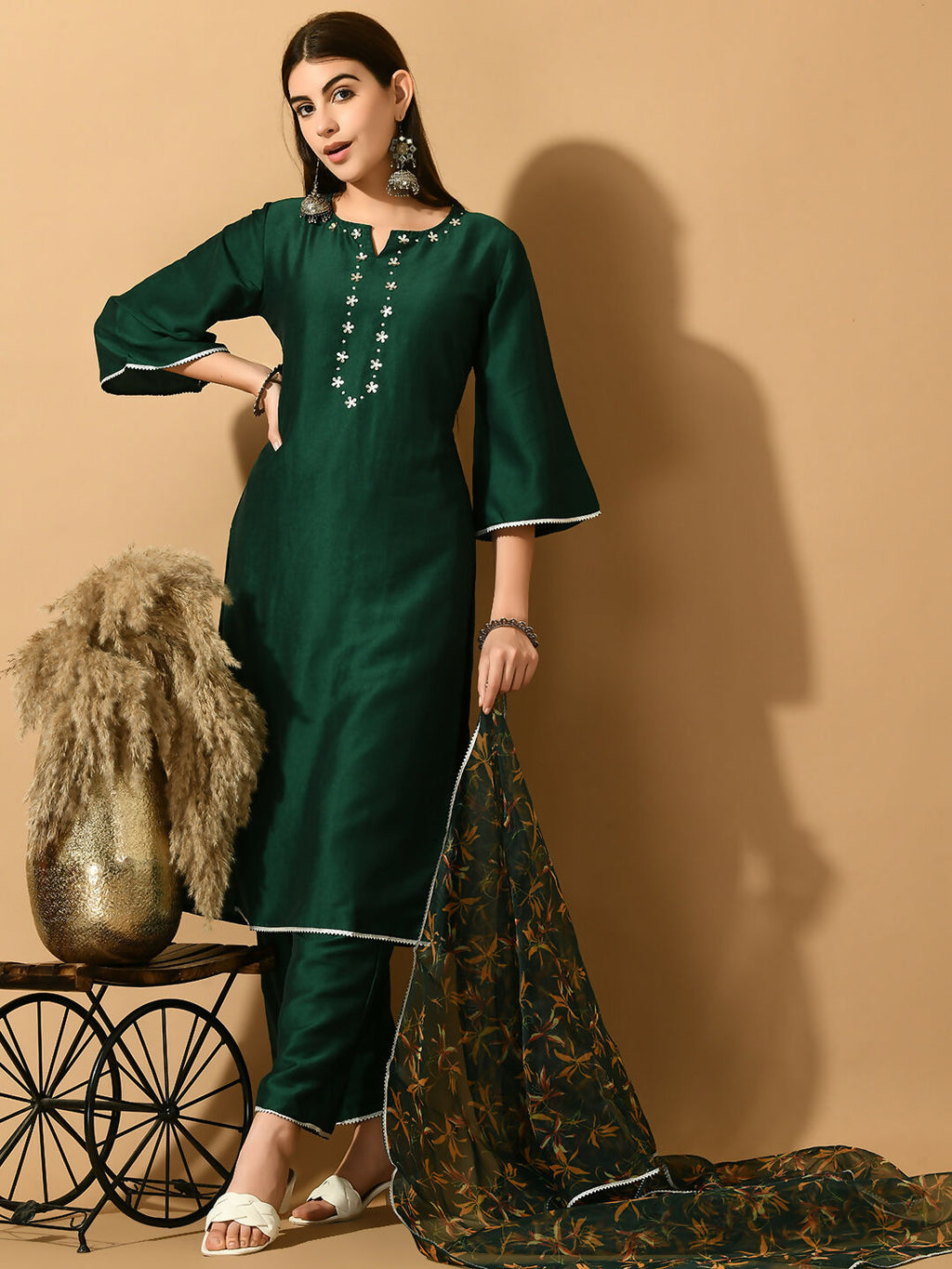 Myshka Women's Green Embroidered Party Kurta Sets | Grocsy