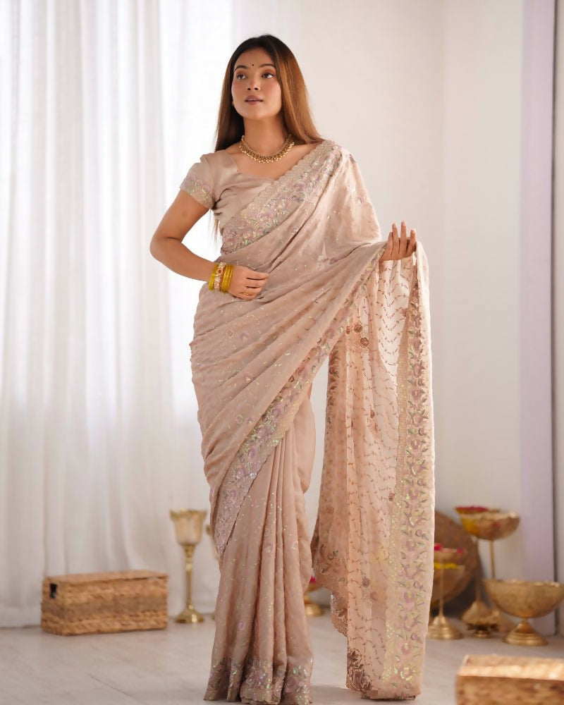 Vamsee Mumtaz Cream Crunchy Crush Saree | Grocsy
