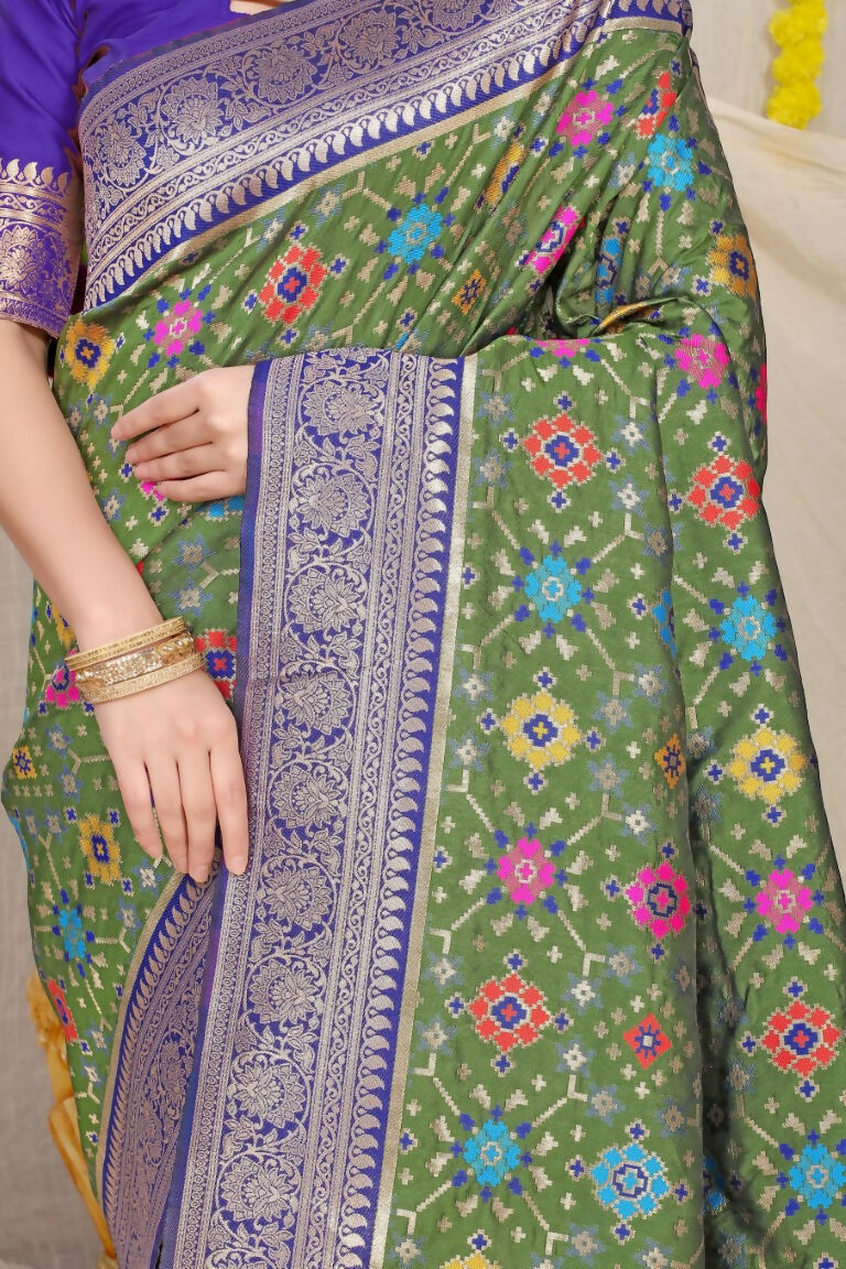 Jyoti Fashion Women's Green Patola Silk Zari Woven Saree with Blouse | Grocsy