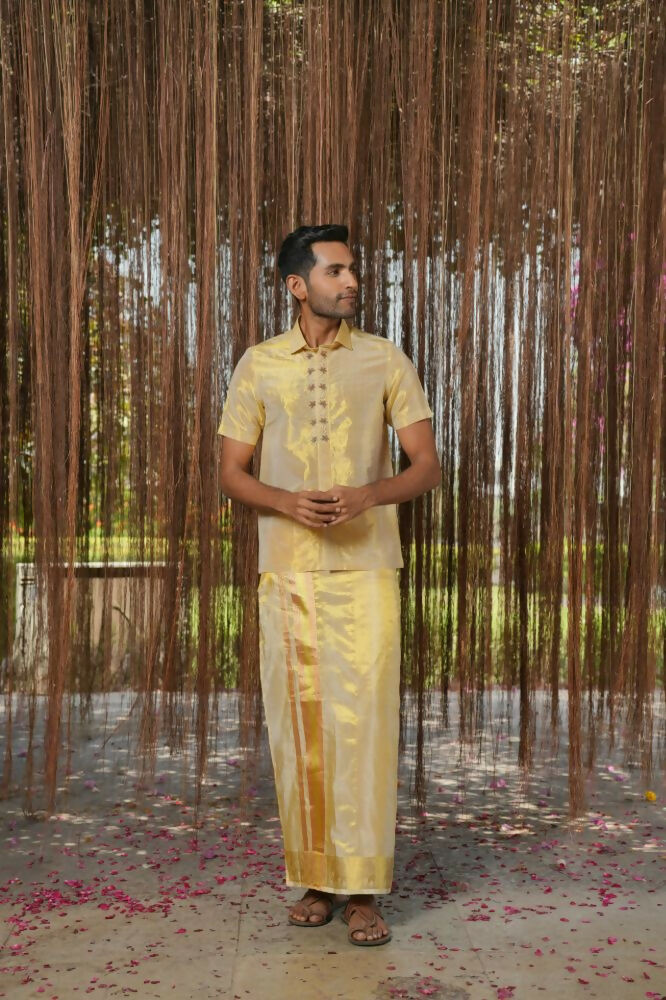 Gold Tissu Kanjivaram Machien Embroidered Pattu Set by Hilo Design | Grocsy