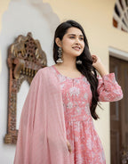 Kaajh Women's Pink Floral Print Cotton Kurta Pant With Dupatta Set | Grocsy