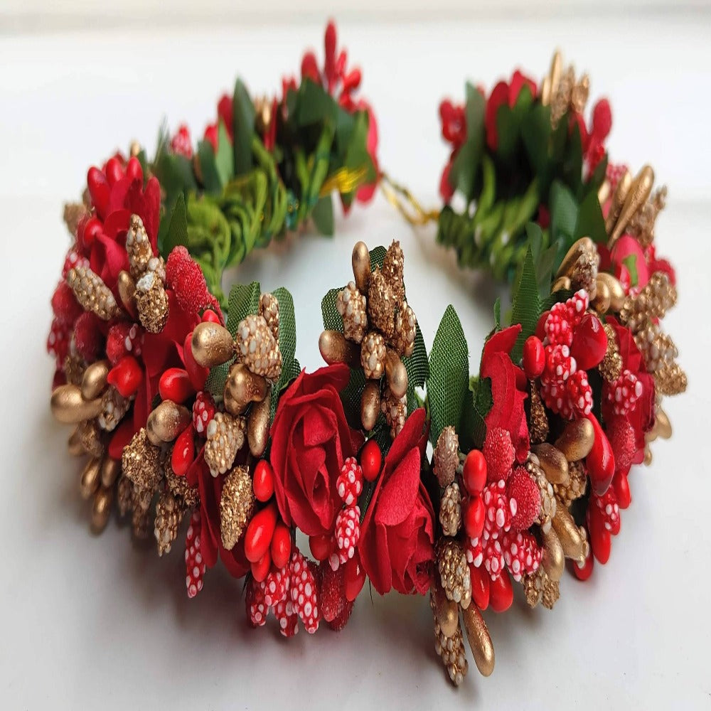 Red & Gold Thin Hair Gajra | Grocsy
