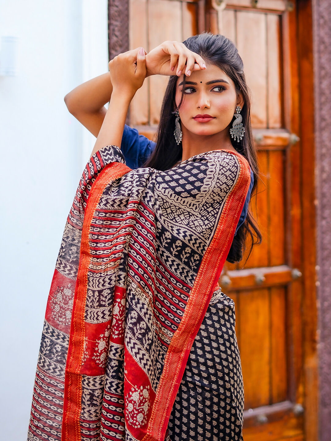 Zibaa Hand-Blocked Pure Maheshwari Silk Navy Blue Saree | Grocsy
