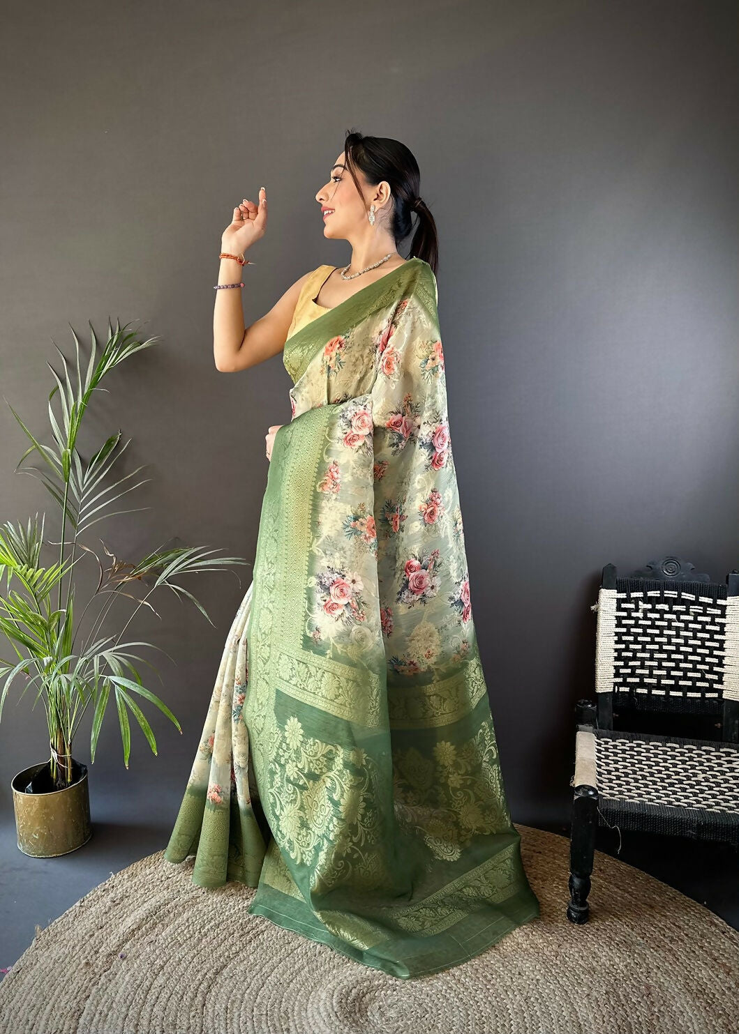 Joban Fashion Green Floral Motifs Banarasi Silk Sarees | Grocsy