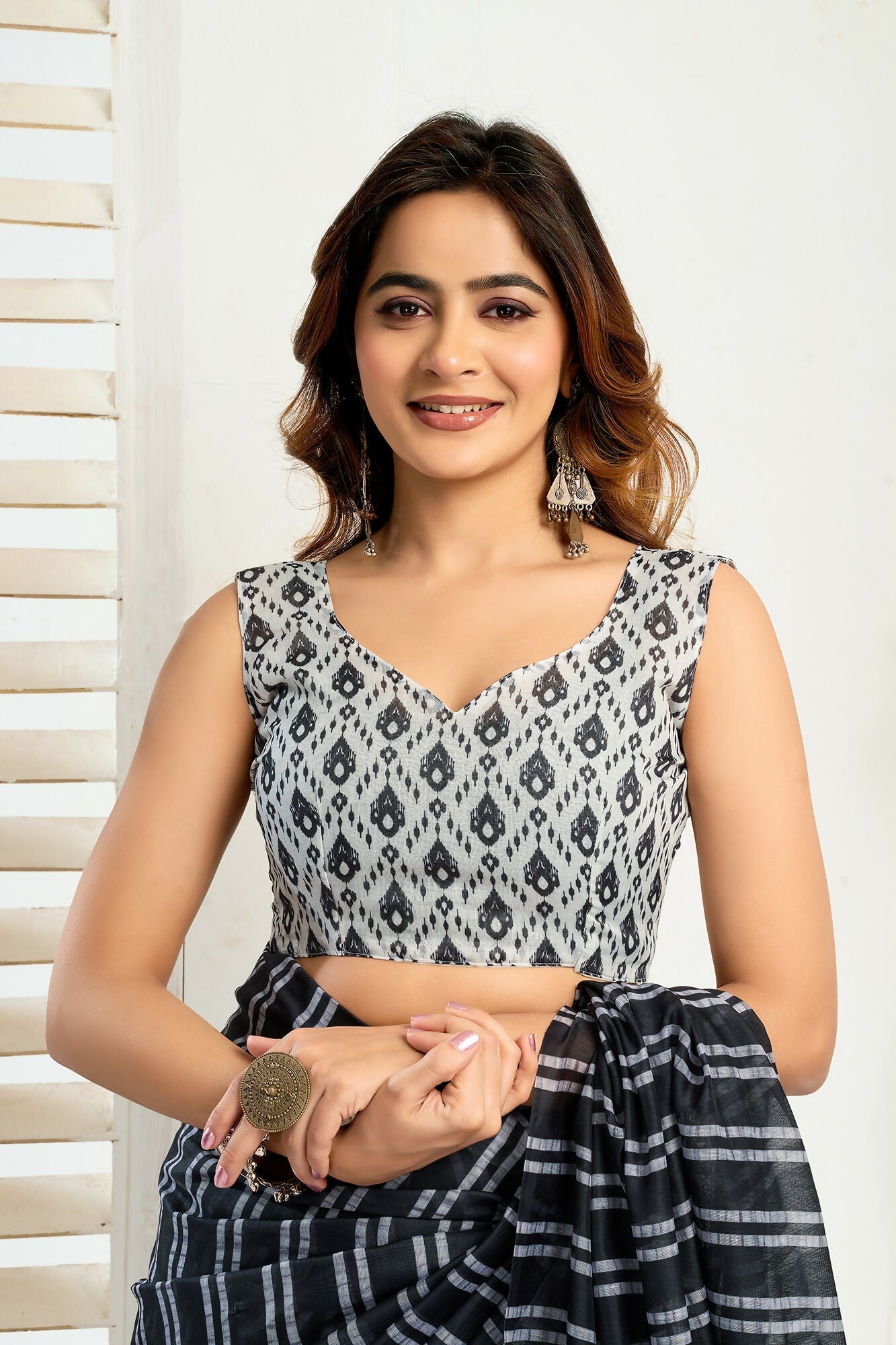 Vastranavya Black Digital Printed Linen Ready To Wear Designer Saree with Unstitched Blouse | Grocsy