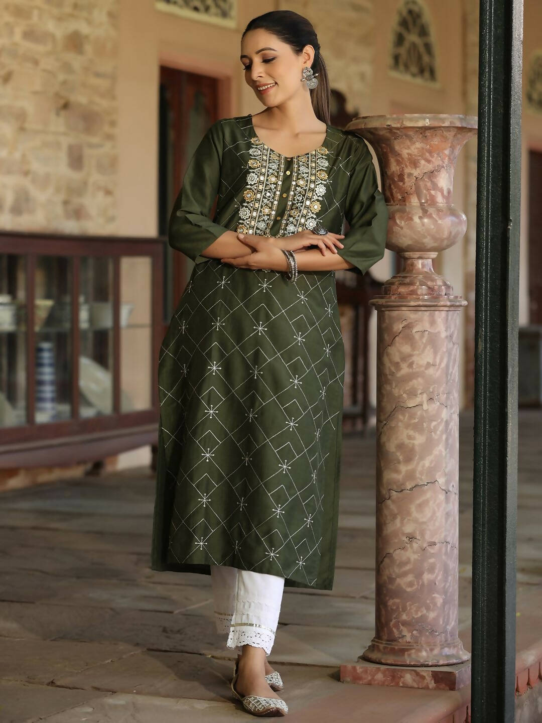 Juniper Women's Green Chinnon Printed Kurta | Grocsy