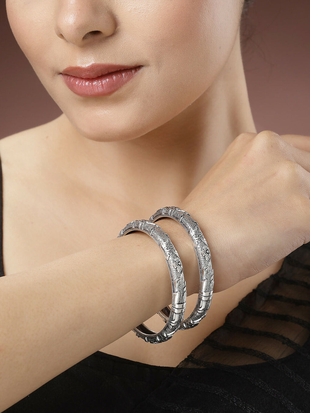 NVR Women's Set of 2 Silver-Toned German Silver Floral Oxidised Kada Bangle