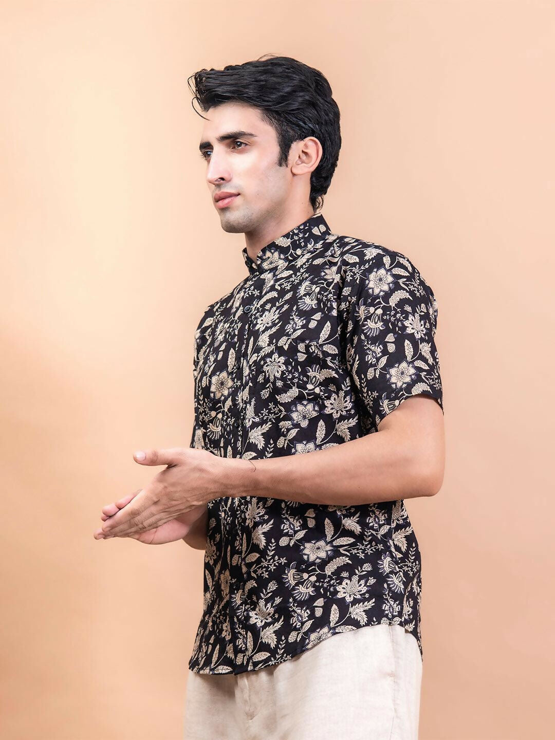 Miravan Men's Floral Printed Half Sleeve Spread Collar Ethnic Motifs Black Slim Fit Shirt | Grocsy