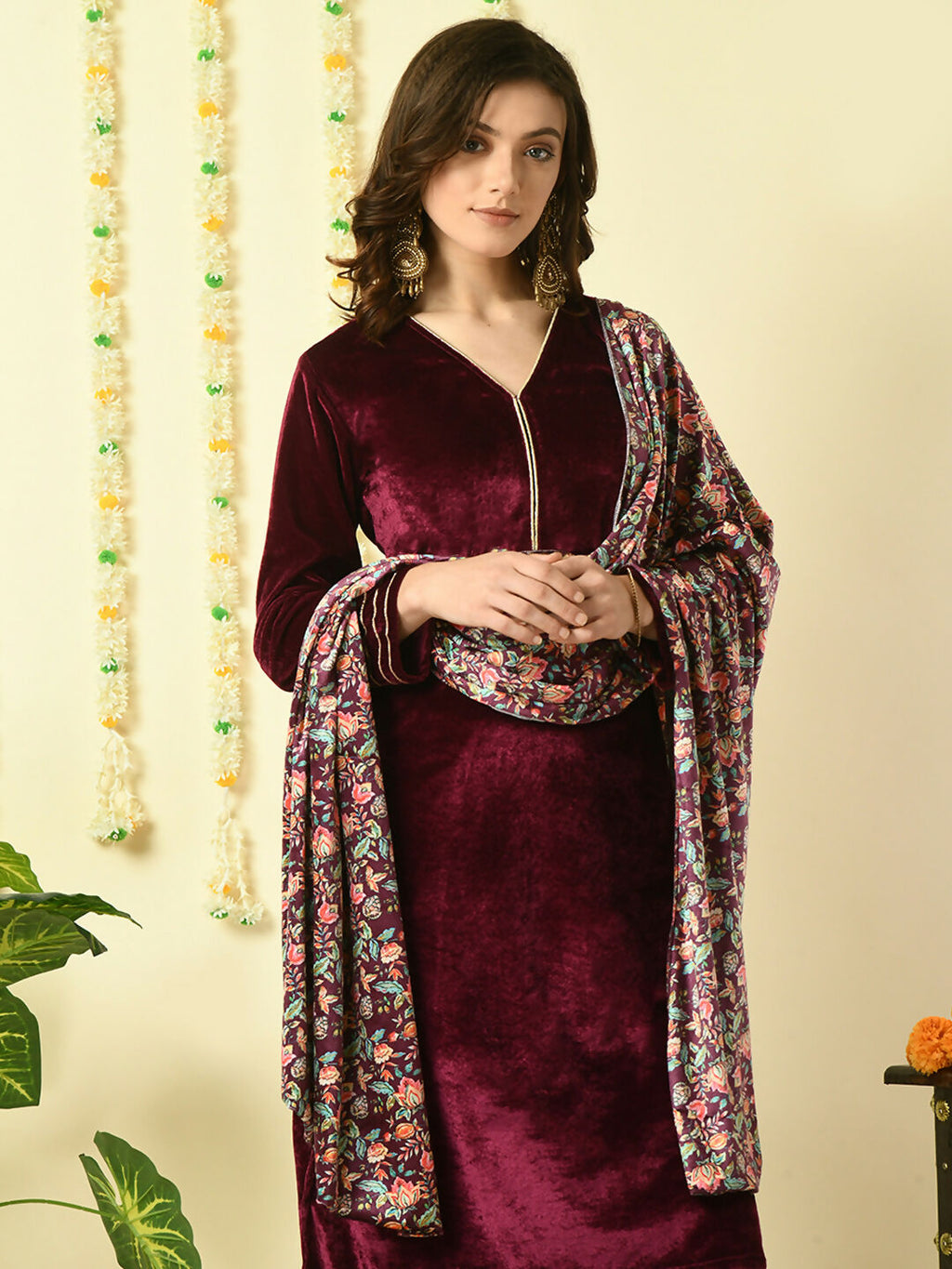 Myshka Women's Magenta Velvet Kurta & Trousers With Dupatta Party Sets | Grocsy