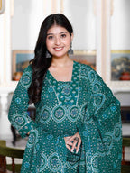 Miravan Women's Cotton Green Floral Printed Straight Pakistani Style Suit Set | Grocsy