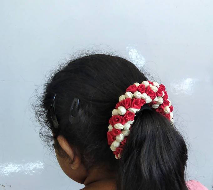 Maroon Gajra | Grocsy