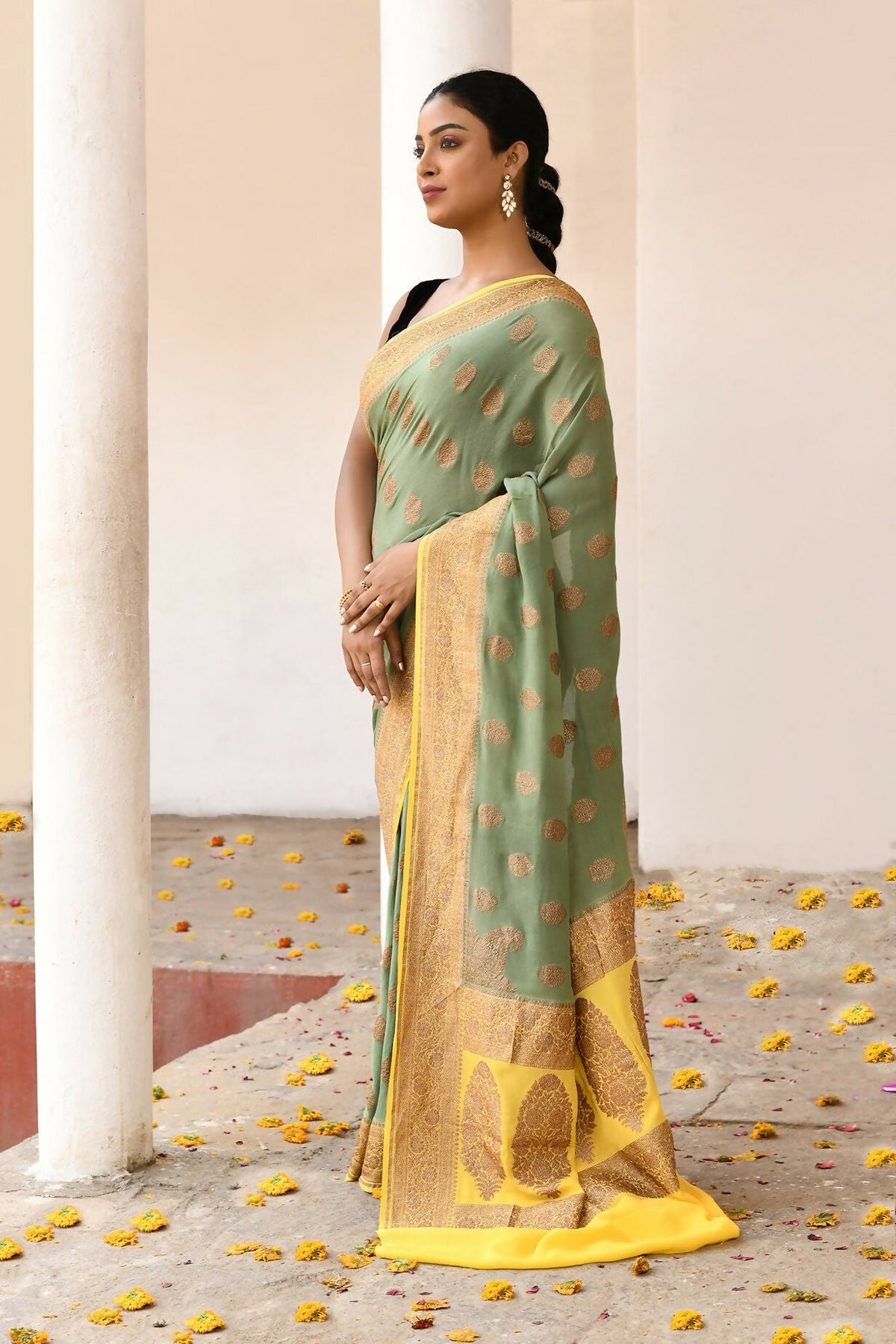 Joban Fashion Grass Green Crepe Chiffon Pure Handloom Banarasi Silk Saree | Grocsy