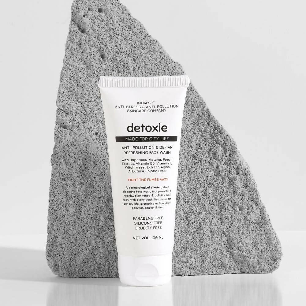 Detoxie Anti-Pollution & De-Tan Refreshing Face Wash | Grocsy
