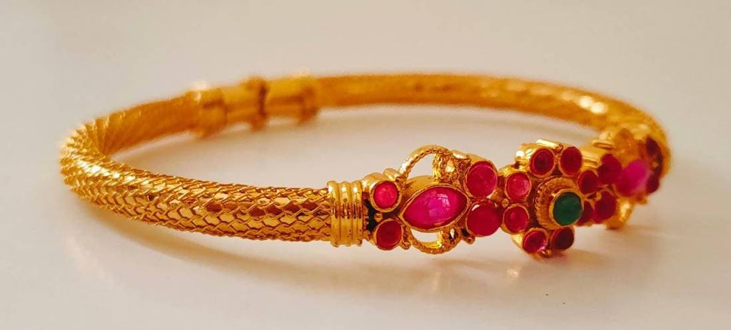 Kemp Open Type Bracelet | Grocsy