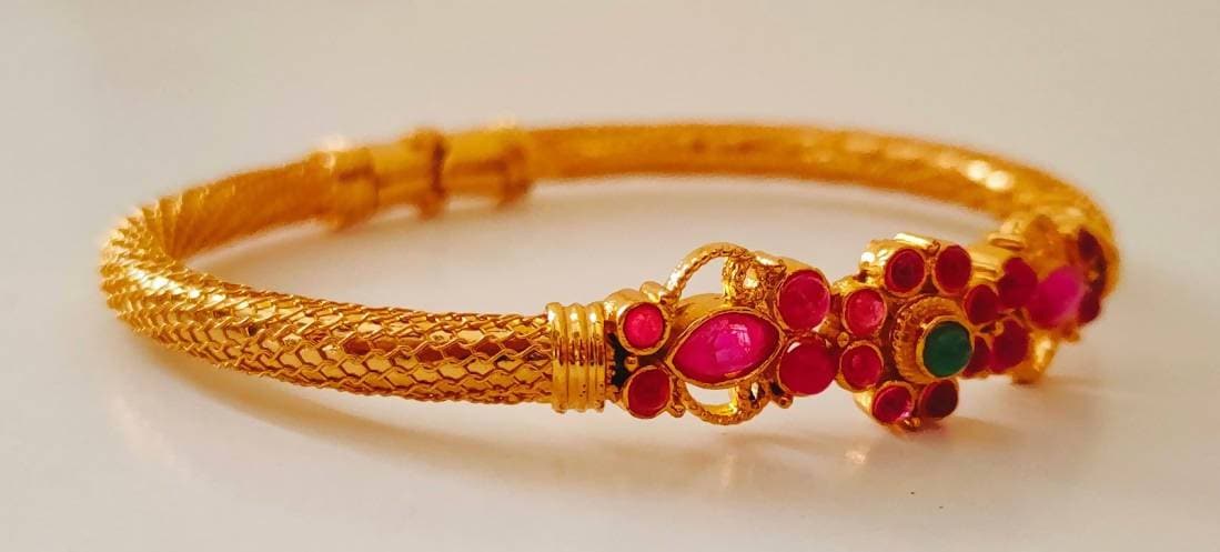 Kemp Open Type Bracelet | Grocsy