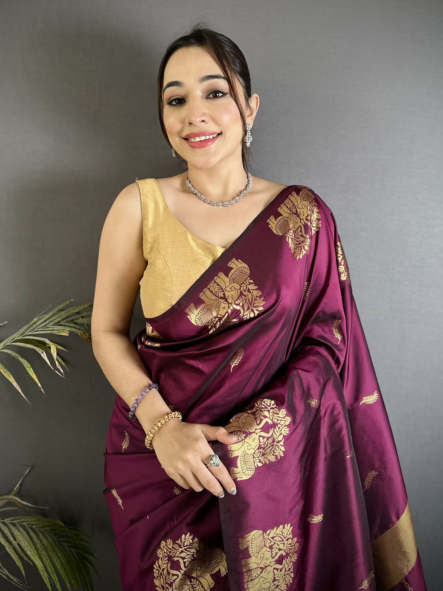 Joban Fashion Magenta Motifs Zari Weaving Soft Silk Banarasi Saree | Grocsy