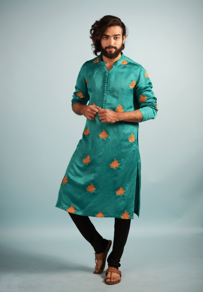 Green Embroidered Kurta by Hilo Design | Grocsy
