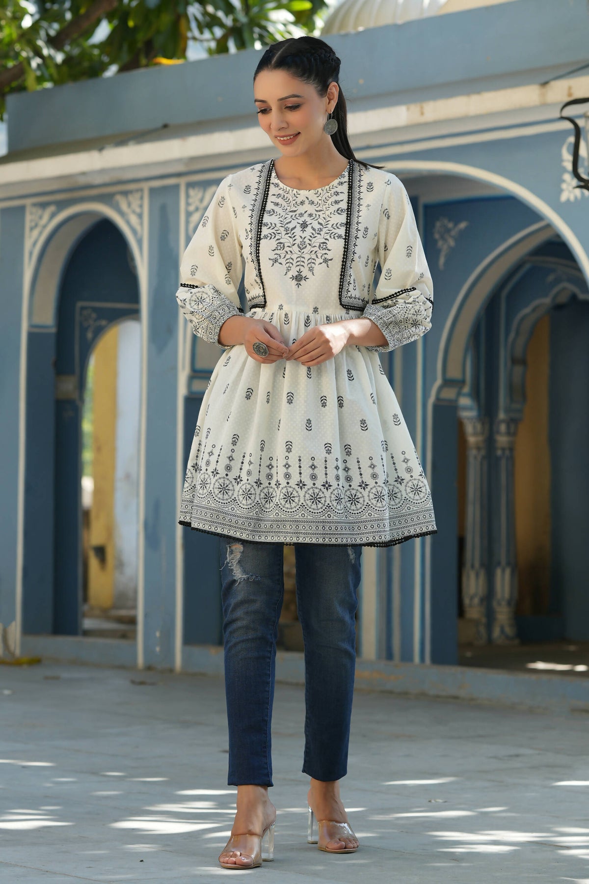 Juniper Women's White & Black Cambric Floral Printed Tunic | Grocsy