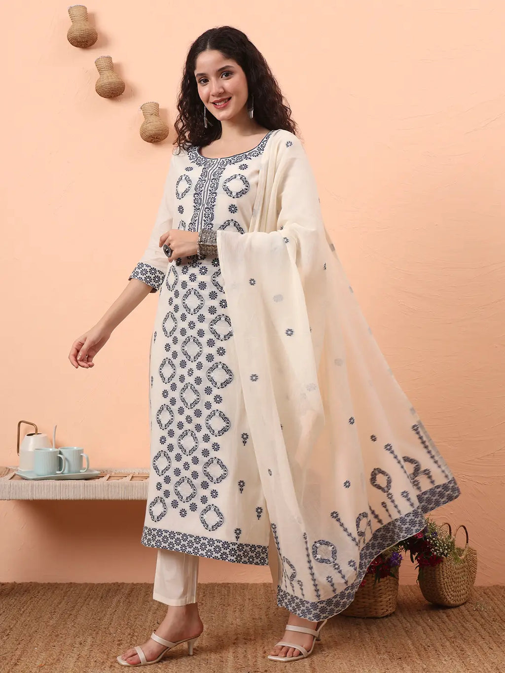 Yufta Off-White Handloom Cotton Kurta Dupatta Pant Set With Cotton Mal Lining | Grocsy