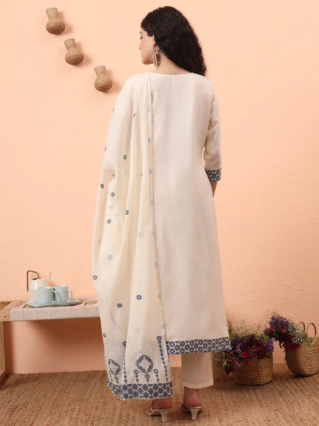 Yufta Off-White Handloom Cotton Kurta Dupatta Pant Set With Cotton Mal Lining | Grocsy