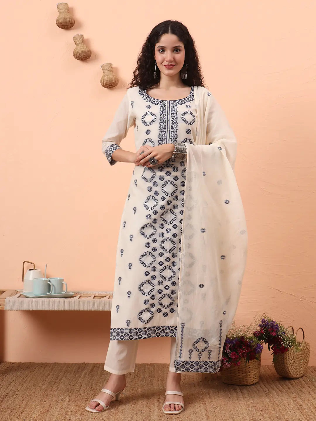 Yufta Off-White Handloom Cotton Kurta Dupatta Pant Set With Cotton Mal Lining | Grocsy