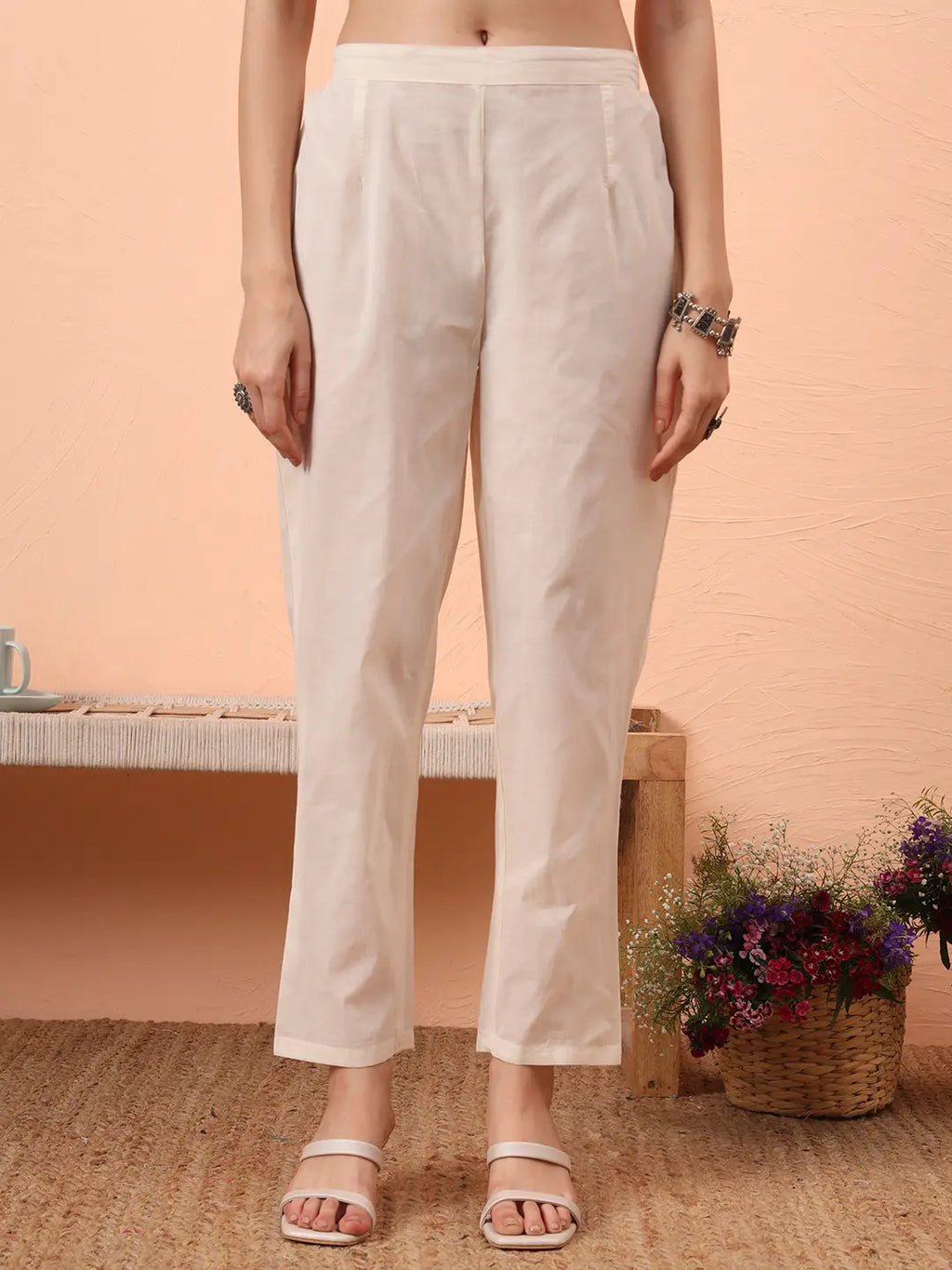 Yufta Off-White Handloom Cotton Kurta Dupatta Pant Set With Cotton Mal Lining | Grocsy