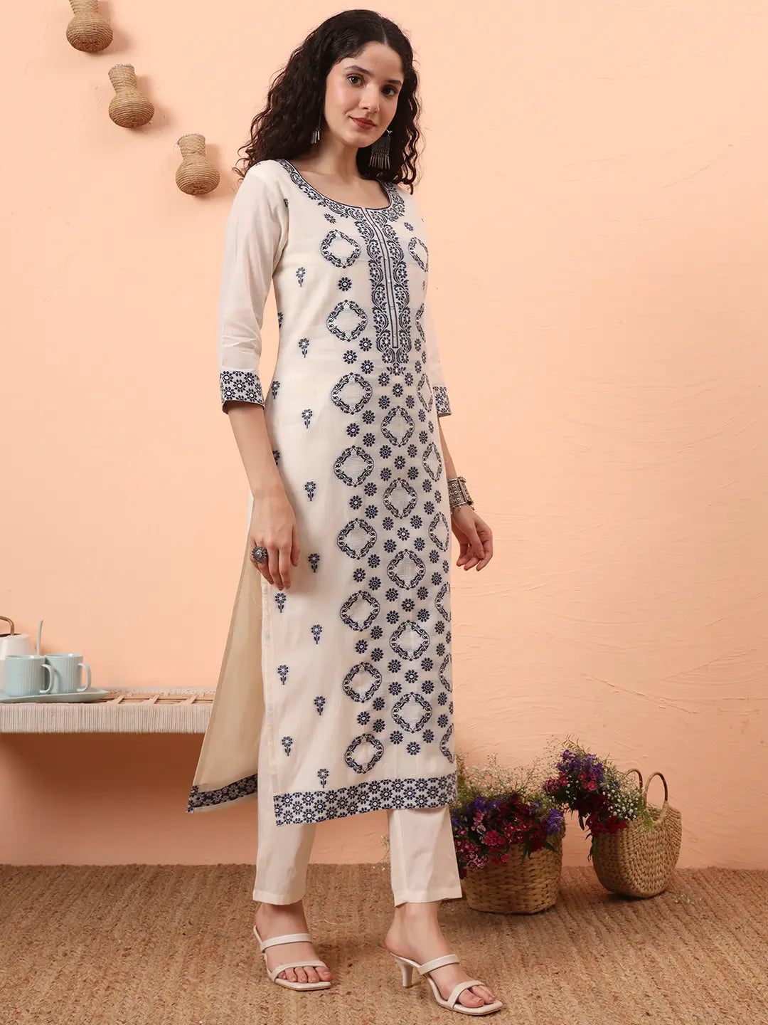 Yufta Off-White Handloom Cotton Kurta Dupatta Pant Set With Cotton Mal Lining | Grocsy