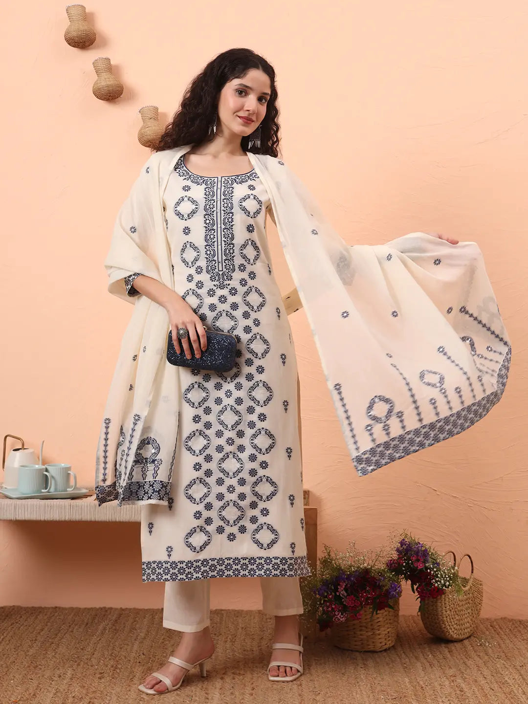 Yufta Off-White Handloom Cotton Kurta Dupatta Pant Set With Cotton Mal Lining | Grocsy