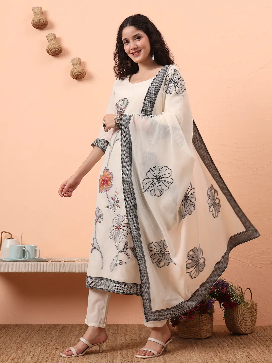 Yufta Off-White Handloom Cotton Weaved Kurta Dupatta Pant Set With Cotton Mal Lining | Grocsy