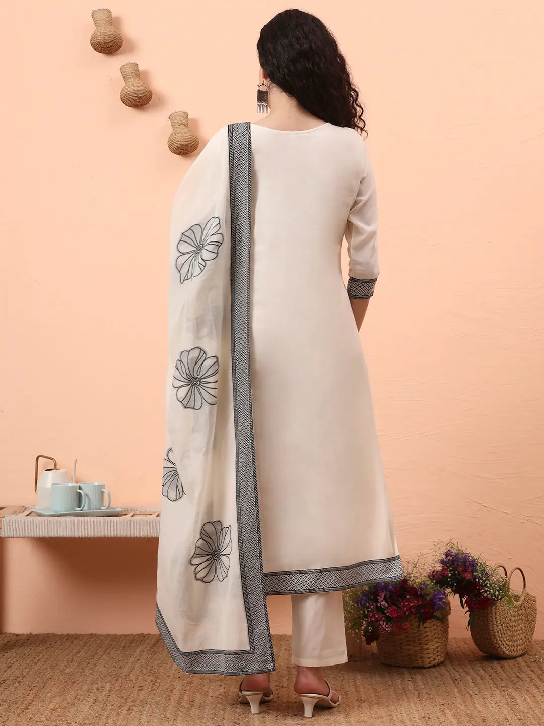Yufta Off-White Handloom Cotton Weaved Kurta Dupatta Pant Set With Cotton Mal Lining | Grocsy