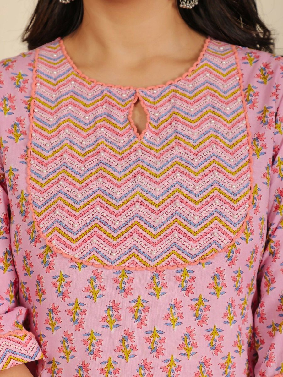 Aramya Pink Soft Cotton Floral Straight Kurta for Women | Grocsy