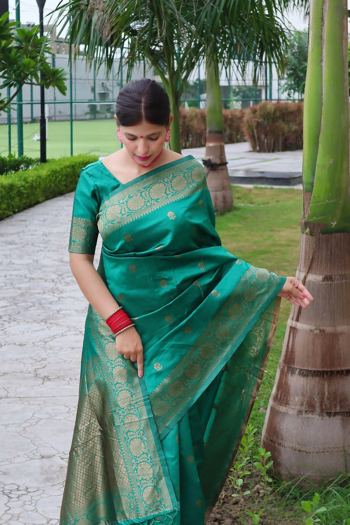 DEIANA'S Beautiful Designer Golden zari Soft Lichi Silk Saree - Teal | Grocsy