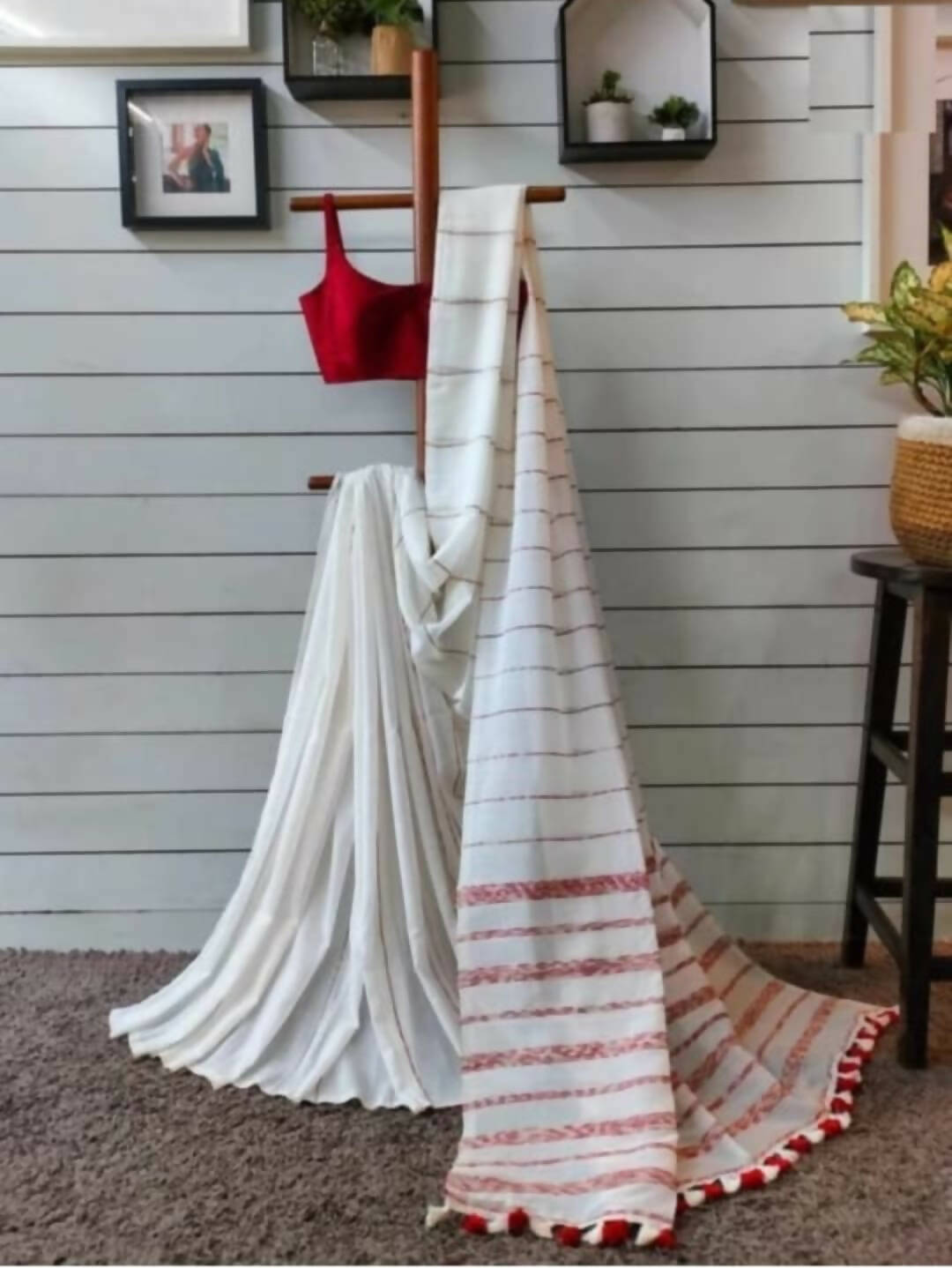 Exclusive Collection Khadi Cotton Handloom Khesh Saree With Blouse Piece - White | Grocsy