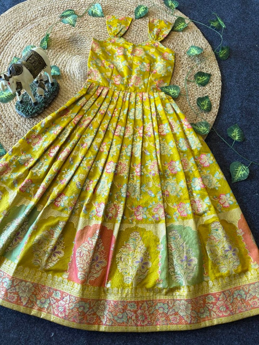 Evanik Festive Wear Green Dola Silk zari and thread weaving Gown With Pink Koti | Grocsy