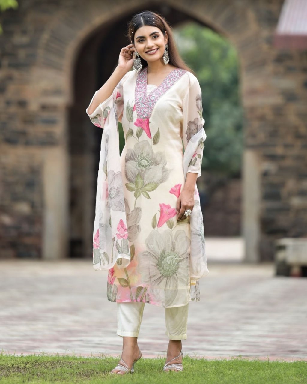 Lorenvalley Black Georgette Printed with Embroidery Work Kurta Set | Grocsy