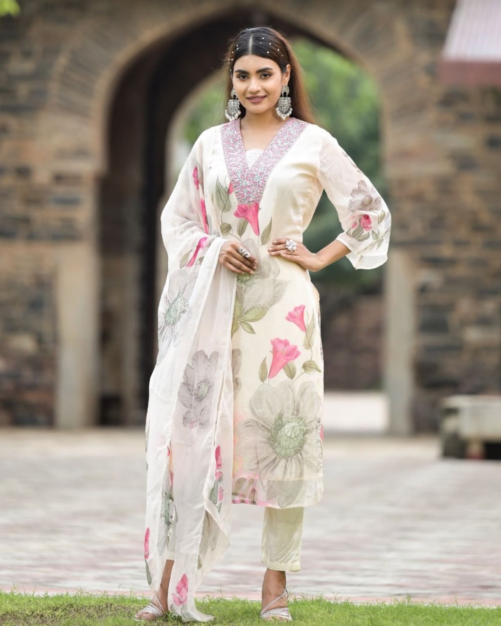 Lorenvalley Black Georgette Printed with Embroidery Work Kurta Set | Grocsy