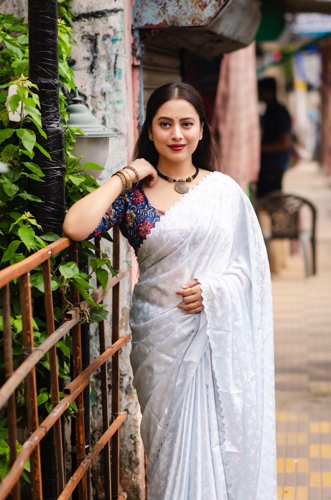 White Poly Silk Ethnic Motifs Saree with Unstitched Blouse - A2M | Grocsy