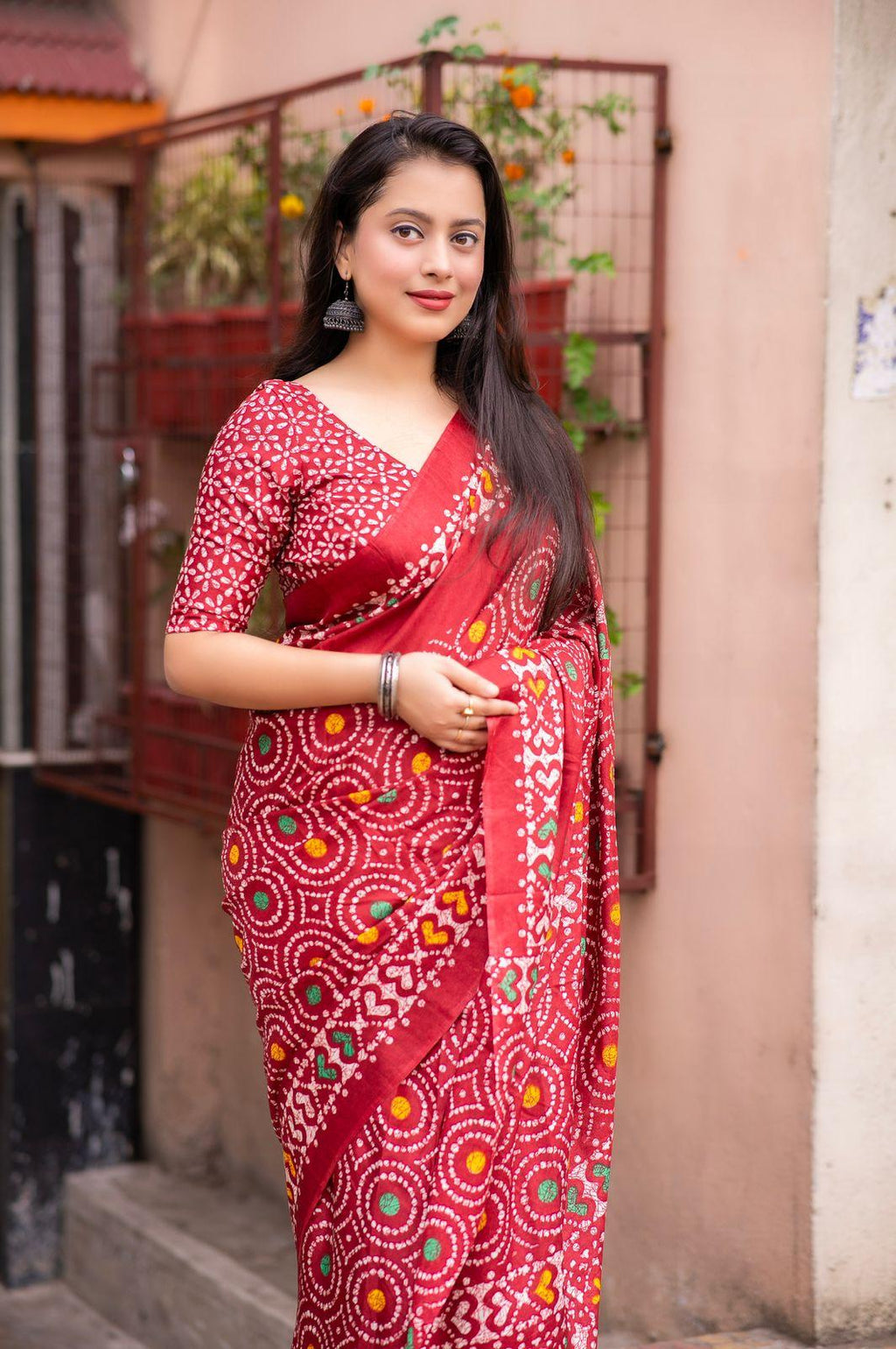 Red Silk Blend Ethnic Motifs Saree with Unstitched Blouse - Hiral Fashion | Grocsy
