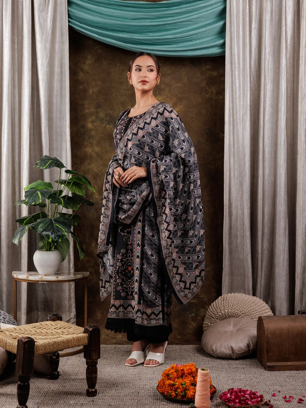 Yufta Pure Muslin Silk Black Ethnic Motifs Kurta Dupatta Set | Grocsy
