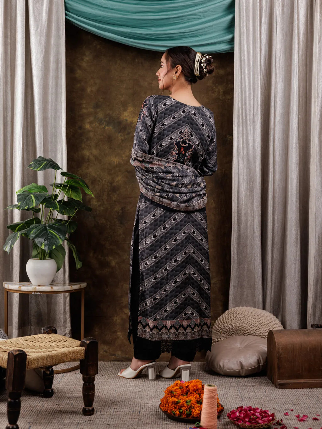 Yufta Pure Muslin Silk Black Ethnic Motifs Kurta Dupatta Set | Grocsy