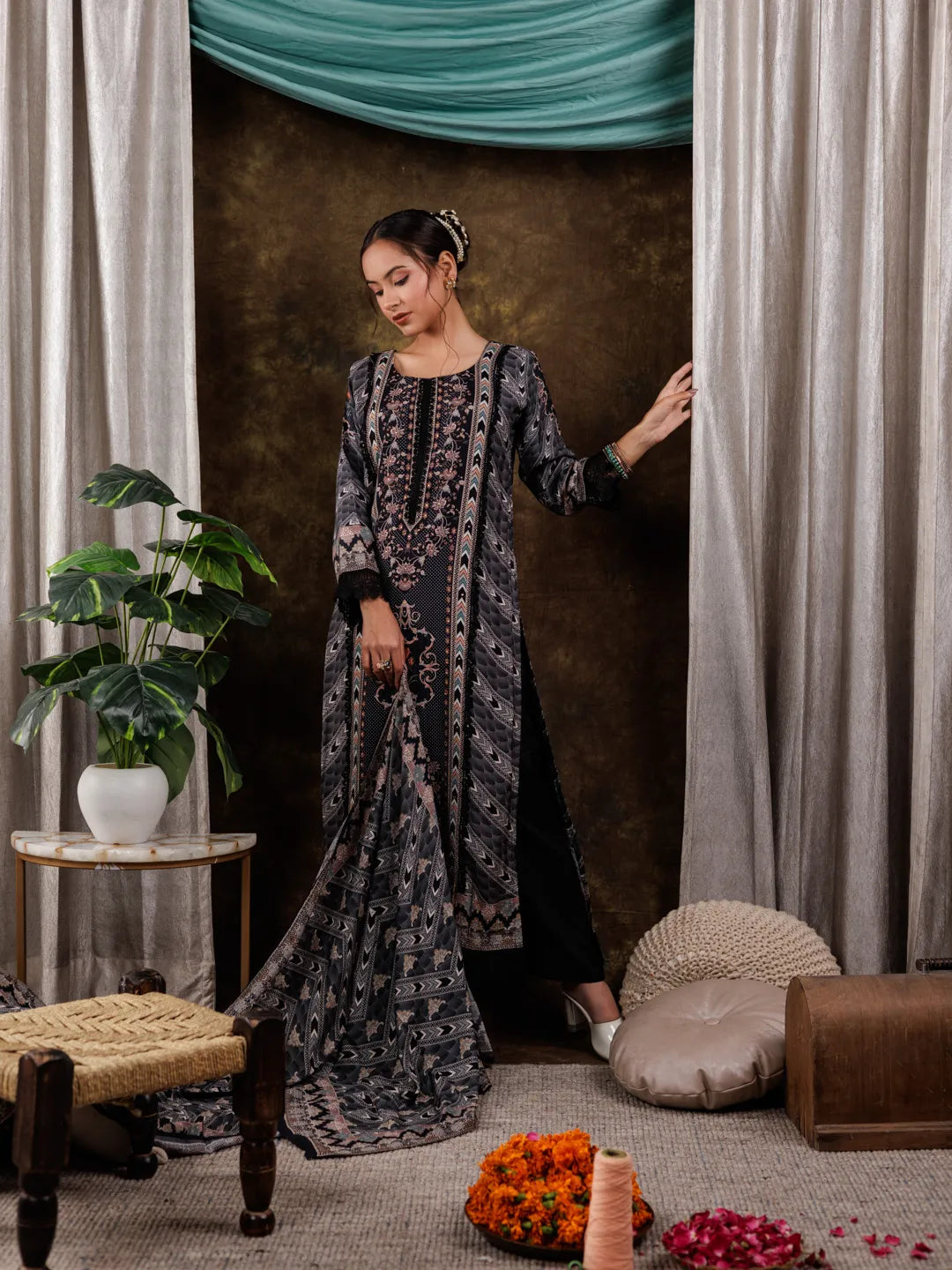 Yufta Pure Muslin Silk Black Ethnic Motifs Kurta Dupatta Set | Grocsy