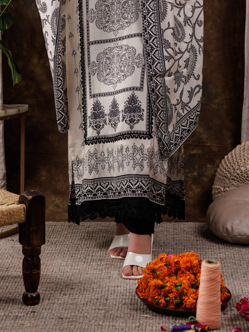 Yufta Pure Muslin Silk White Kurta Dupatta Set | Grocsy