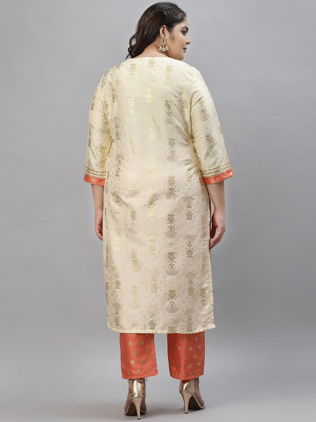 Sztori Plus Size Floral Printed Foil Work Straight Kurta With Trousers | Grocsy