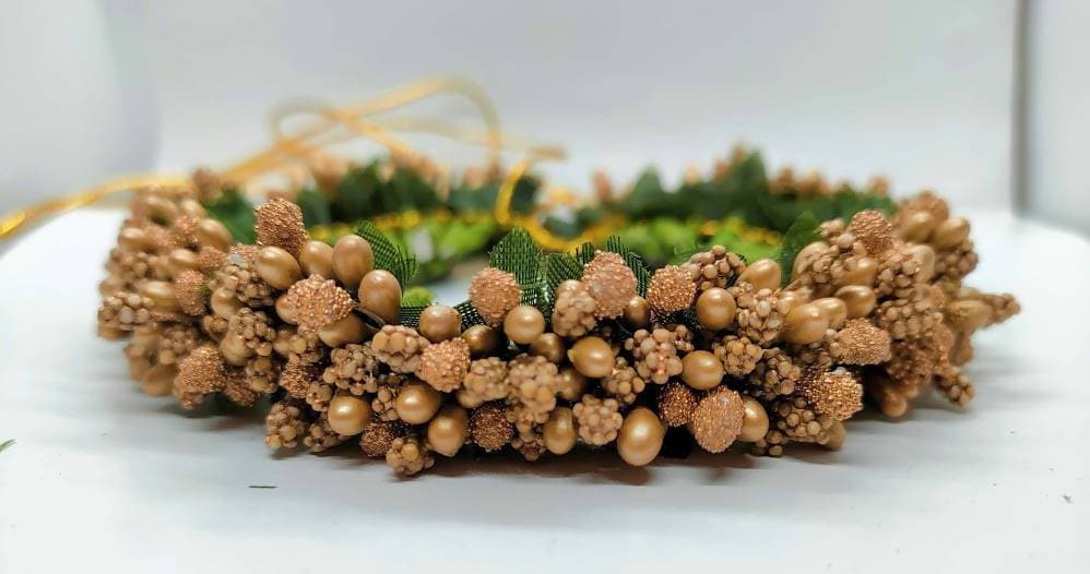 Gold Pollens Gajra | Grocsy
