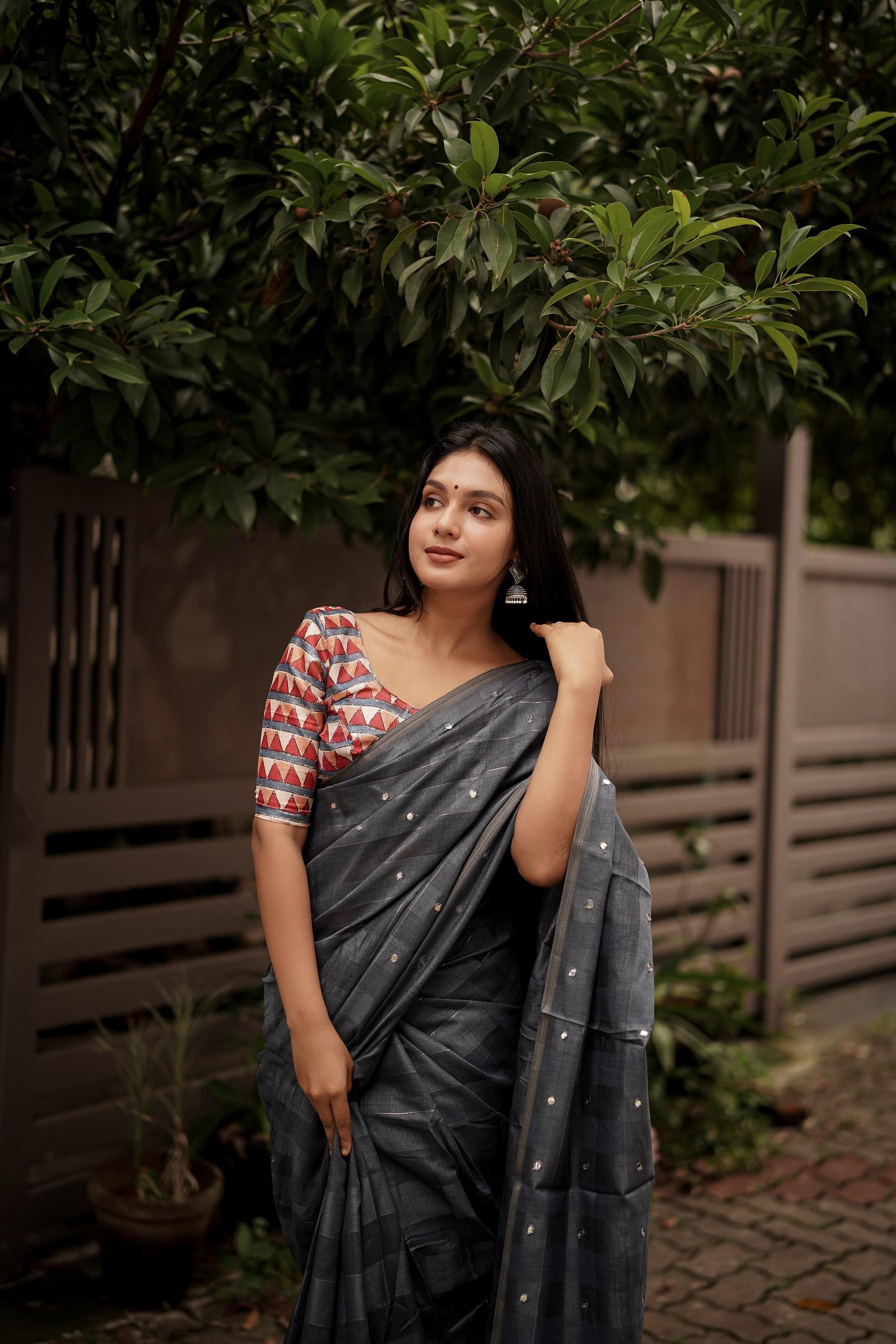 Grey Pure Linen Ethnic Motifs Saree with Unstitched Blouse - A2M | Grocsy